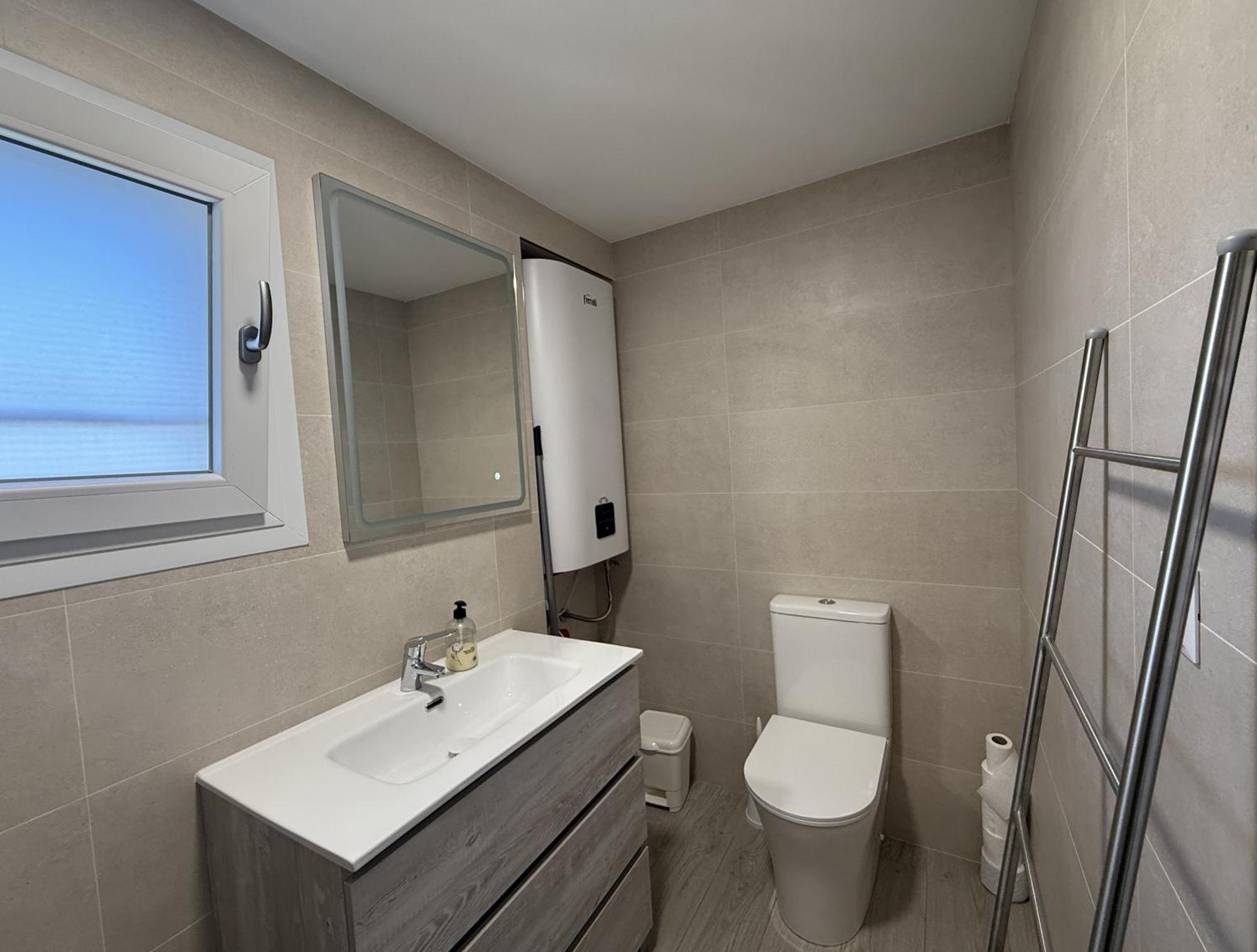 R39 Modern One Bedroom Alcantara Ла Кала де Михас Екстериор снимка